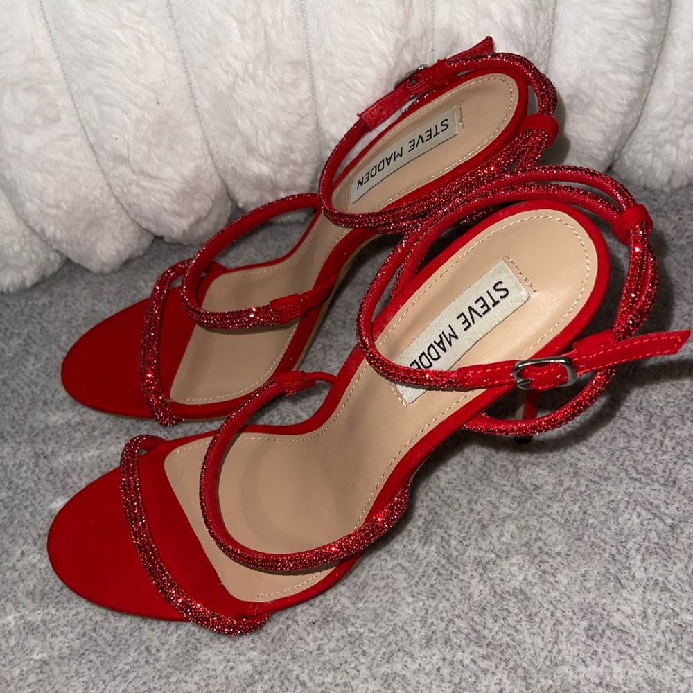 ❤️‍🔥Steven Madden Red Breslin Heels - Picture 5 of 6